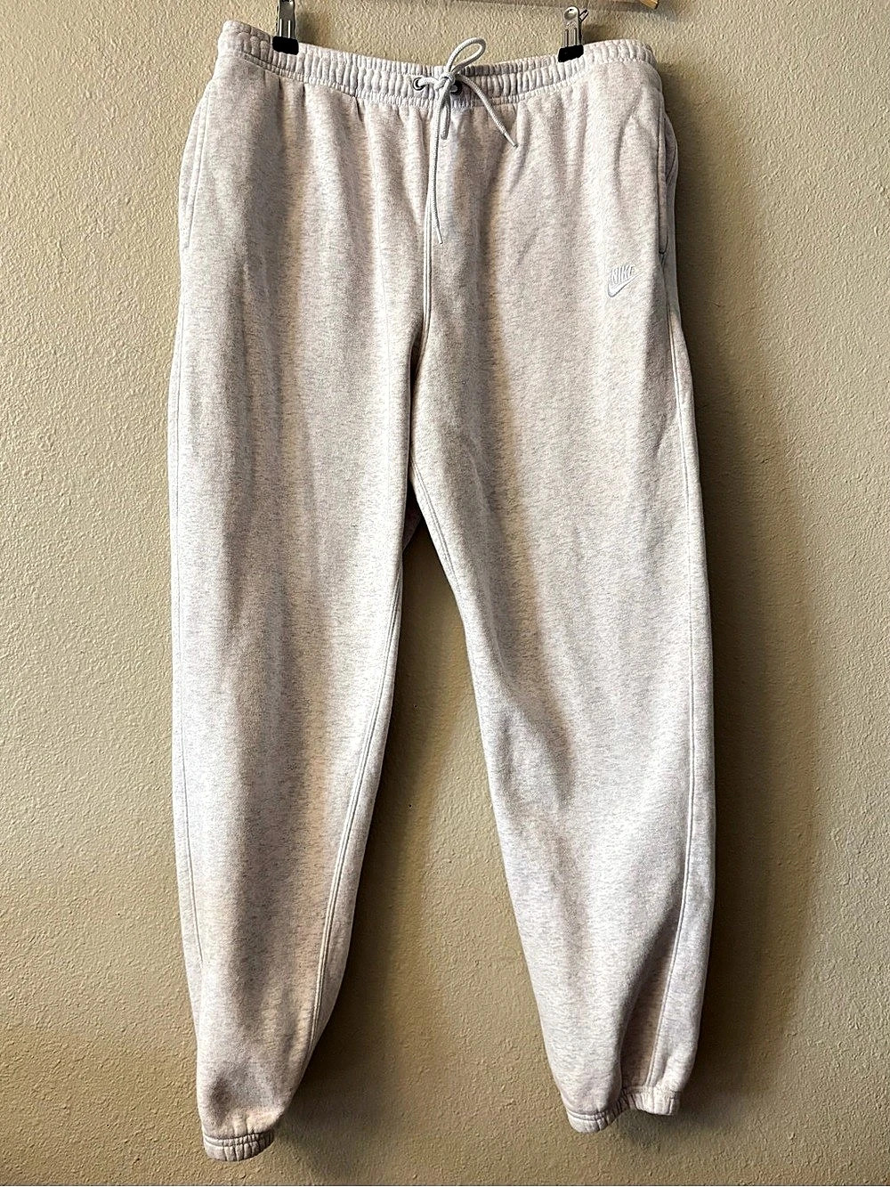 Nike Sportswear Club Fleece Joggers Women's L Oatmeal Gray Cotton Sweatpants